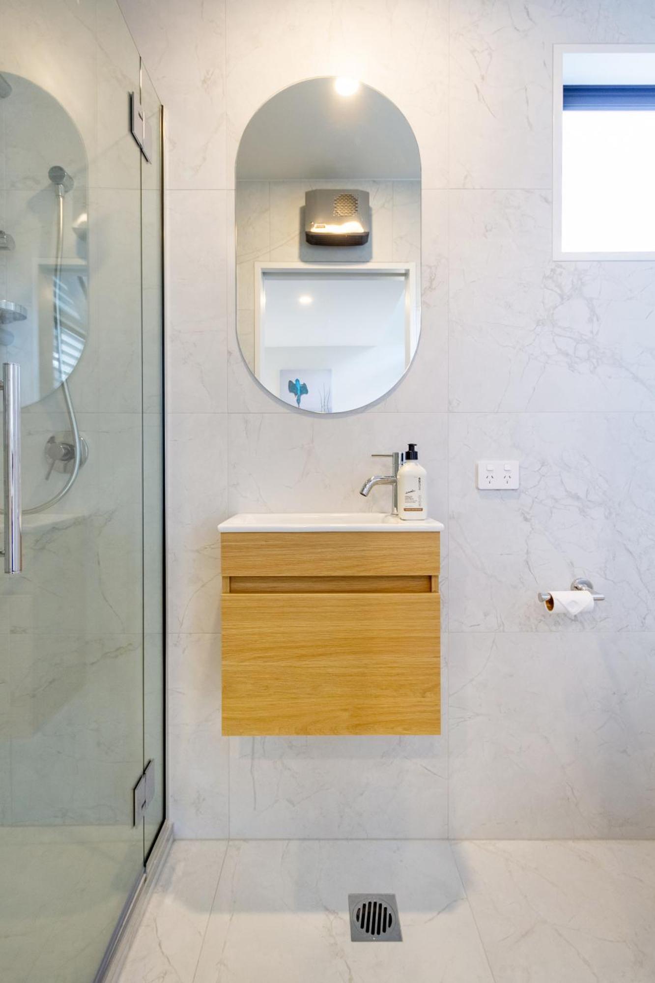 Modern 2 Bed 2 Bath Opposite Hagley Park Apartment Christchurch Bagian luar foto