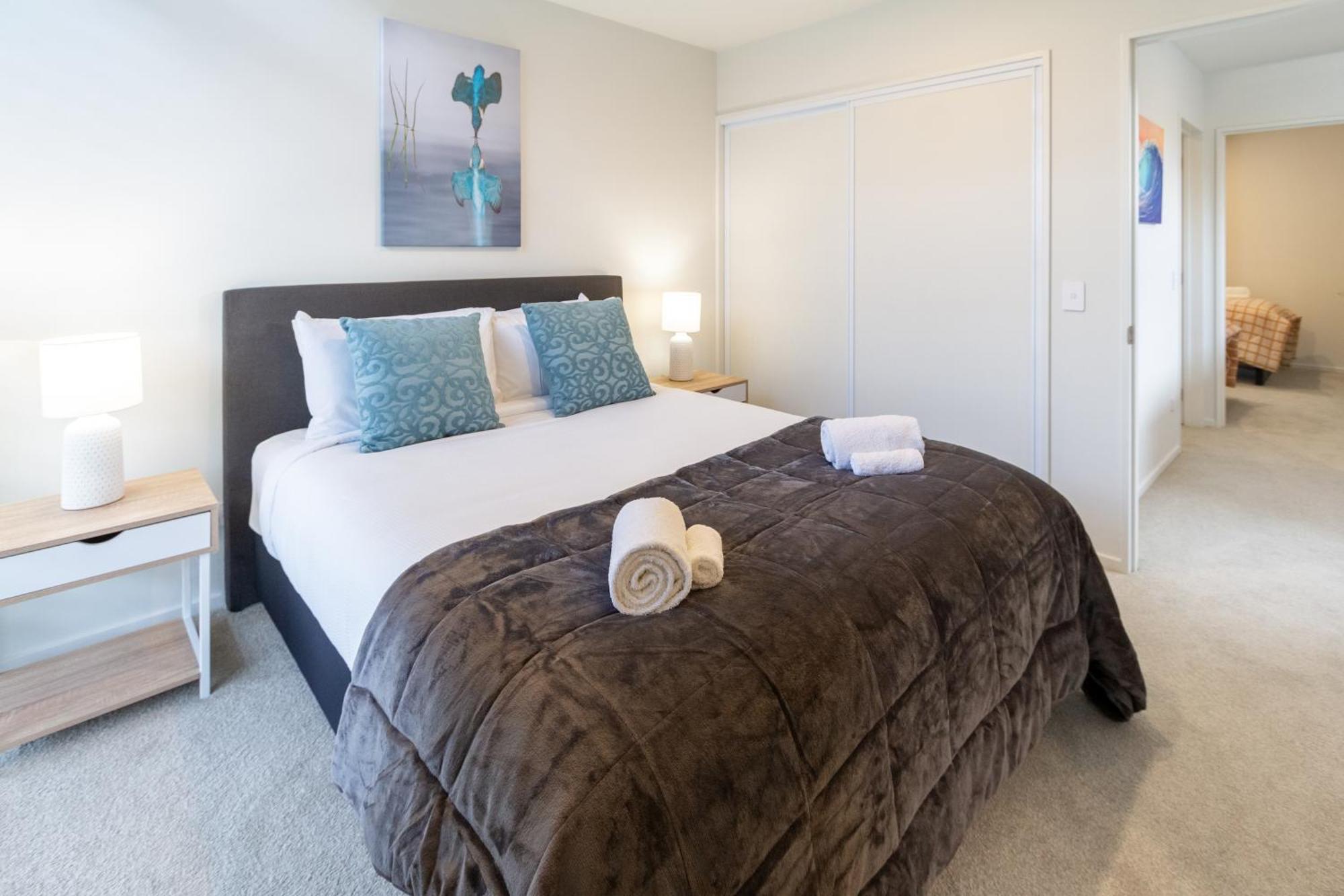 Modern 2 Bed 2 Bath Opposite Hagley Park Apartment Christchurch Bagian luar foto
